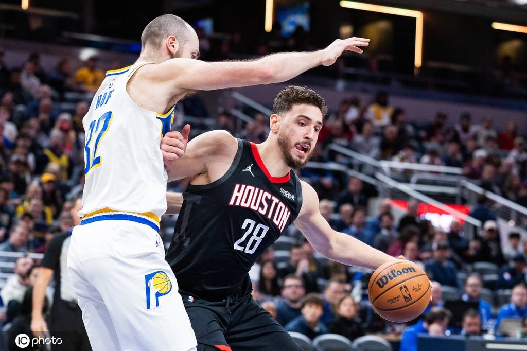 开云-西亚卡姆在美国队比赛中出色防守，回归赛场引发热议！的简单介绍