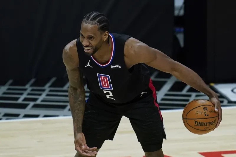 开云体育-穆古鲁扎赛事官方发布挺进下一轮新规，老鹰争议不断！的简单介绍